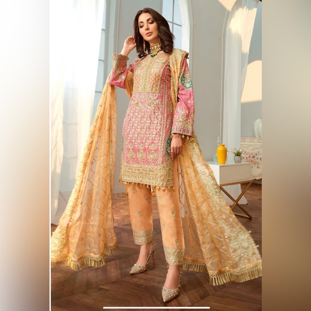Pakistani Kurta, Pants and Deuppatta. Original Maryam and Maria.